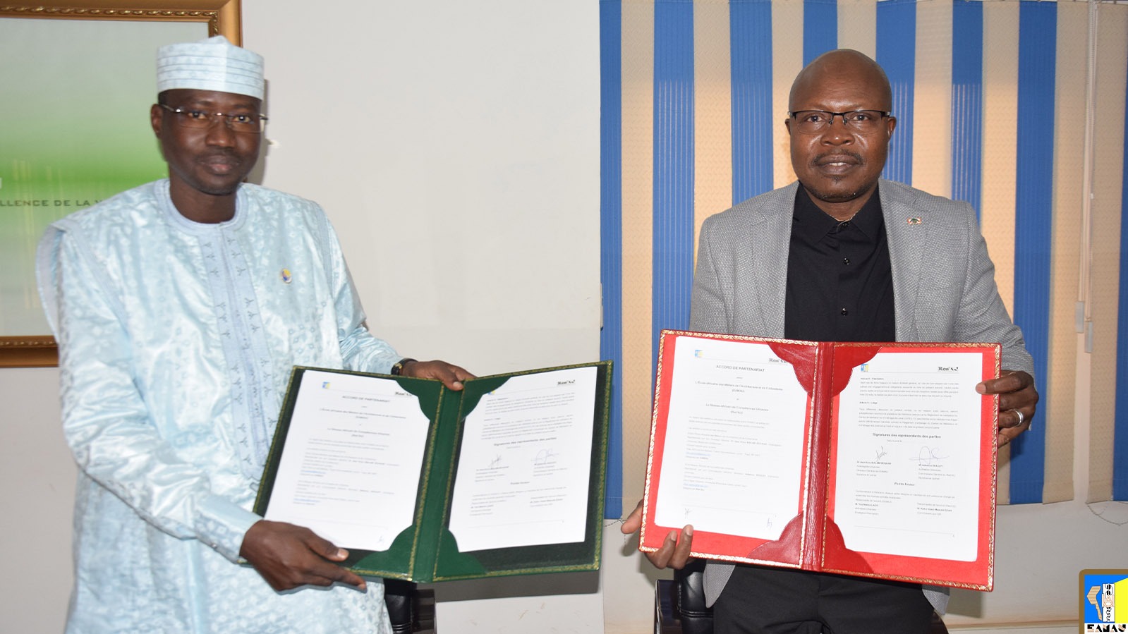 Signature de l'accord de partenariat EAMAU et RES'AU